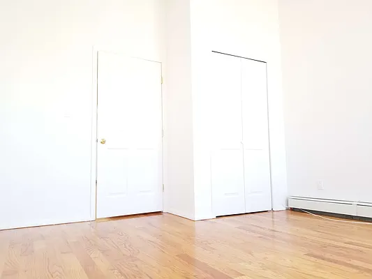Rented by City Express Realty & Management Corp | media 65