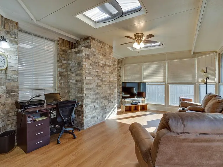 801 Steeps Ct — Photo 18