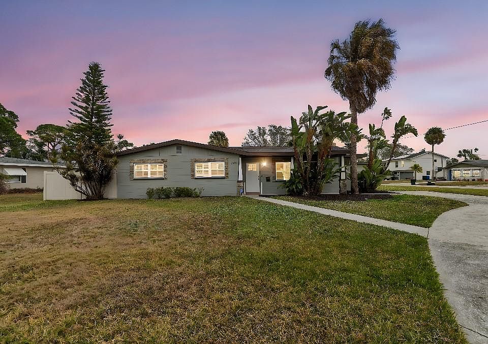 1st image of 4601 VENETIAN BOULEVARD NE