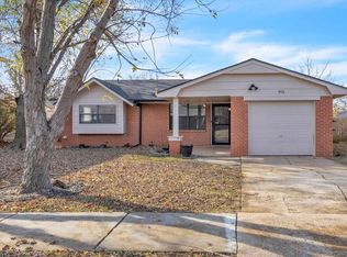 912 NW 15th St, Moore, OK 73160