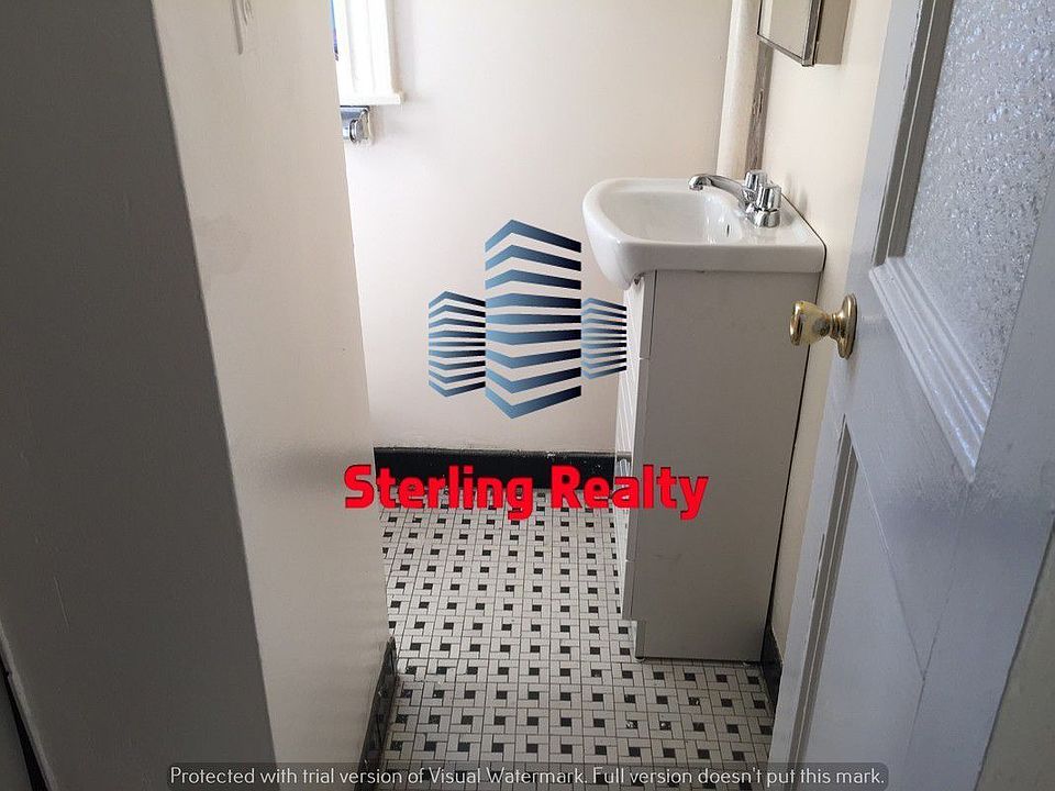2nd image of 2390 29th St APT 1