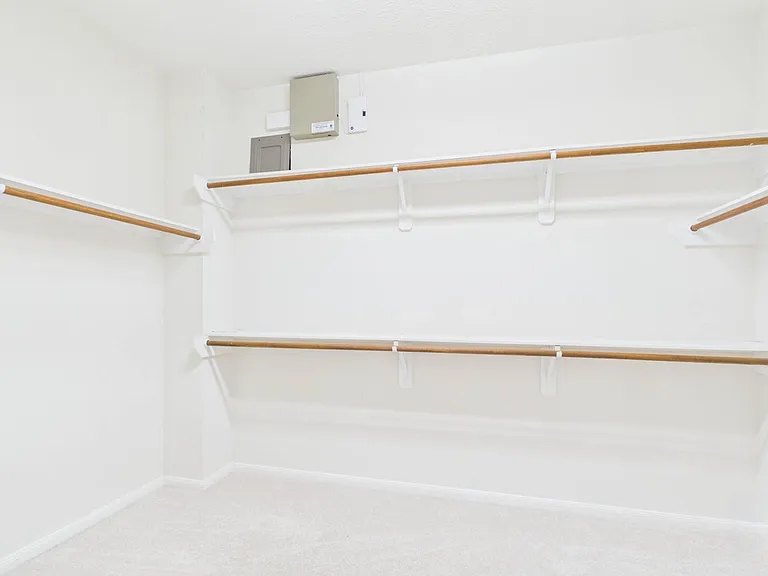 4702 Rolling View Ct — Photo 16