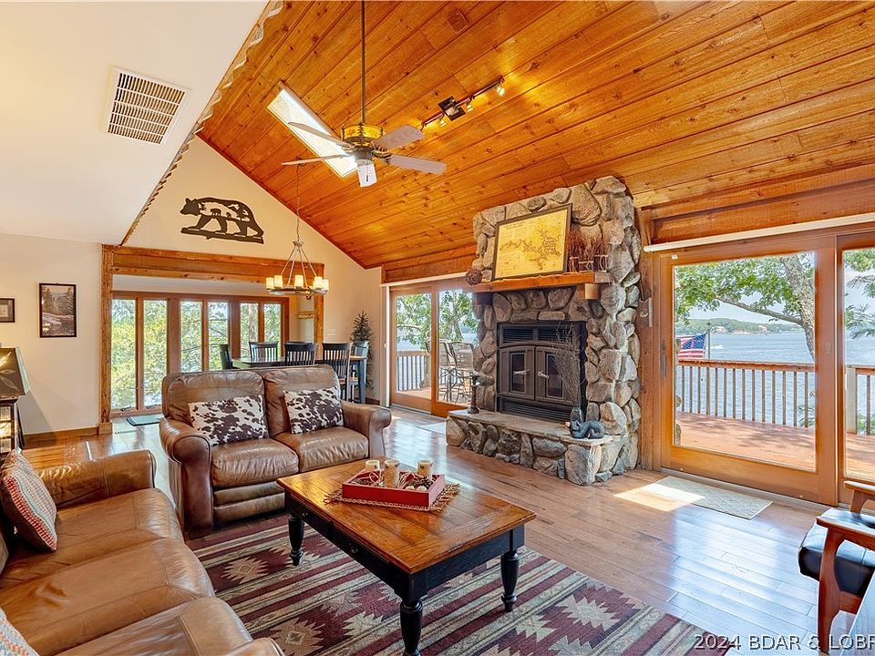 1st image of 4660 Lakehurst Cir