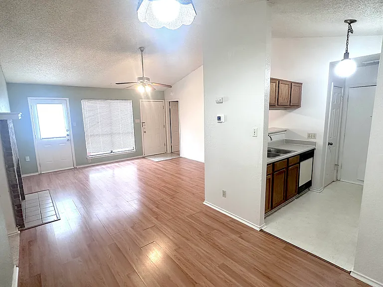 9401 Kempler Dr #B — Photo 2