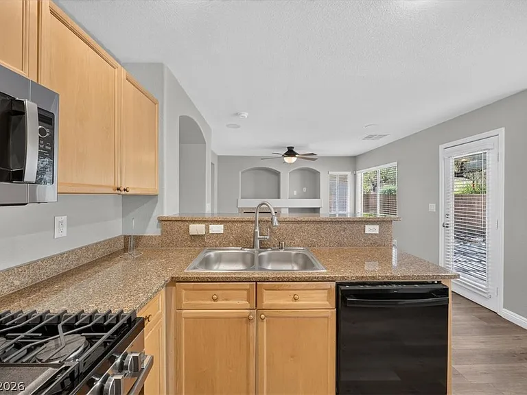 561 Aspen Leaf St — Photo 21