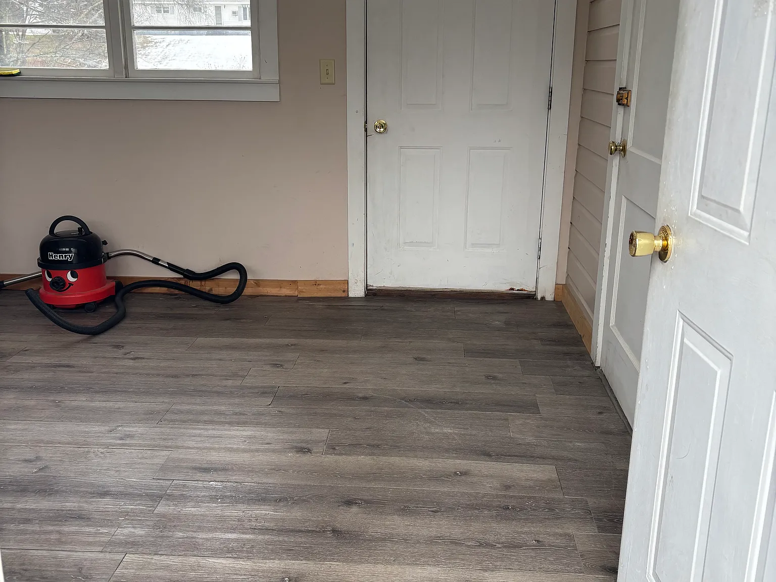 3 bed, 819 sqft, $1,800 — Photo 2