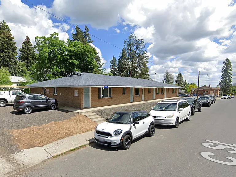 607 C Street in Cheney Near EWU Campus! — Photo 3