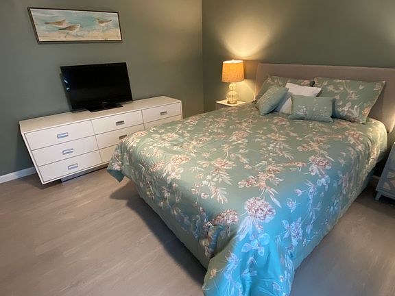 4th image of 5248 Wellfleet Dr W #300