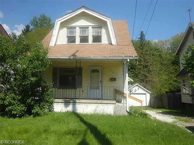 151 S Lakeview Ave photo 1