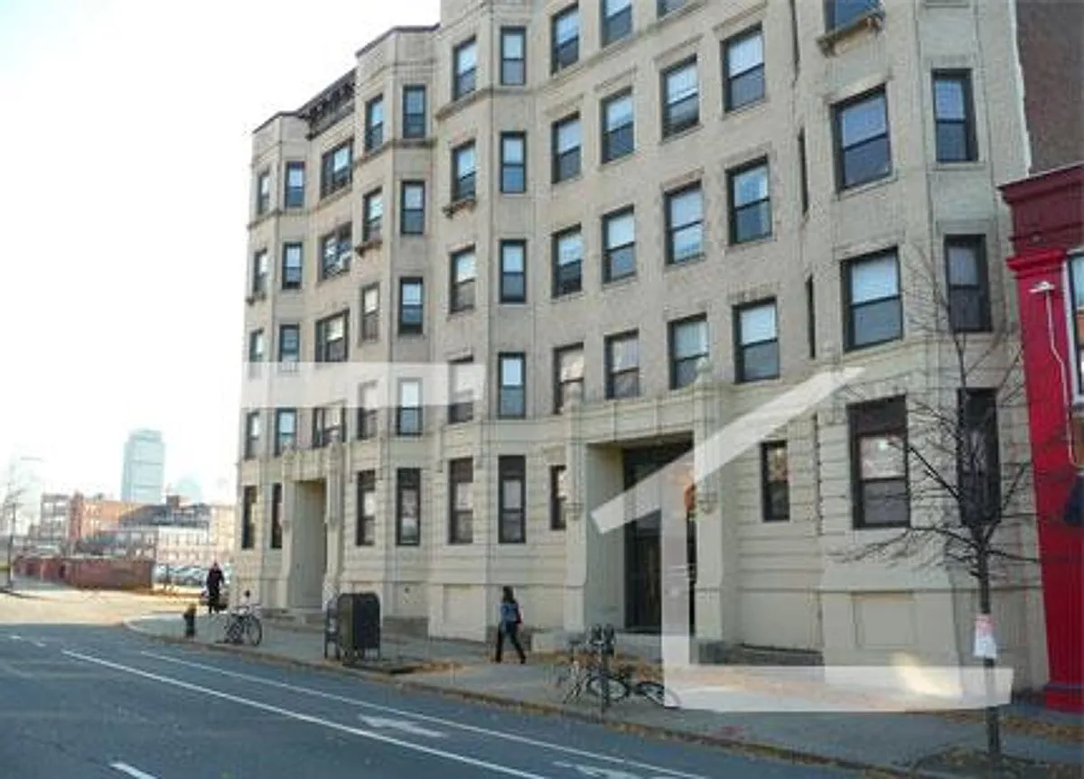 Building Photo - 833 Beacon St #204