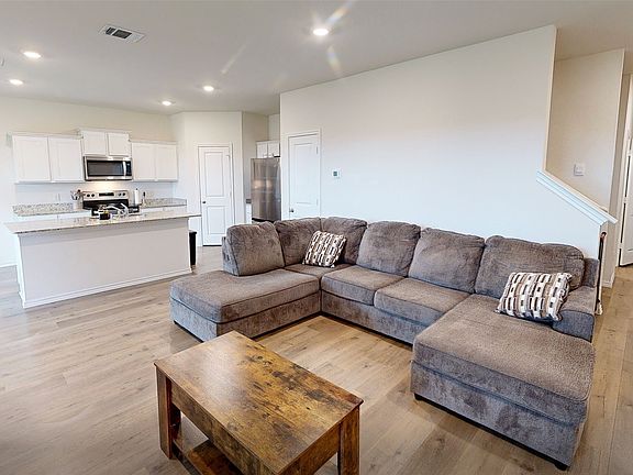 5th image of 4928 Pelican Way