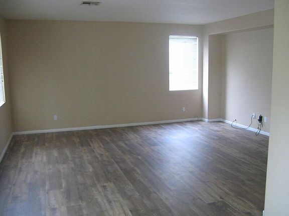 3rd image of 2795 Desert Zinnia Ln