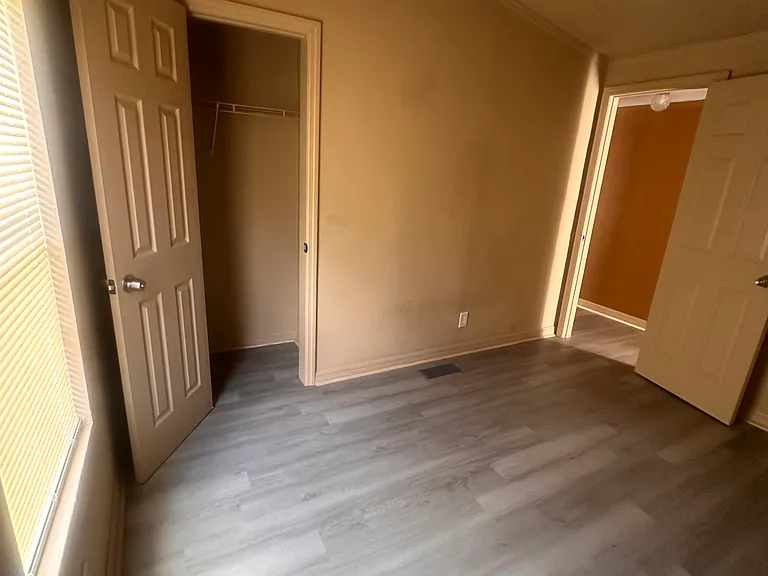 8349 NE 77th Ln — Photo 11