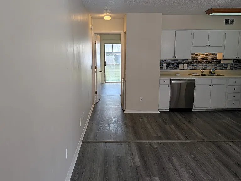 420 Cambridge Cir #G7 — Photo 5