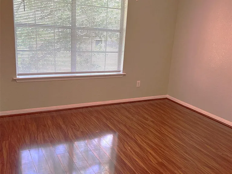 14210 Meadow Estates Ln — Photo 19
