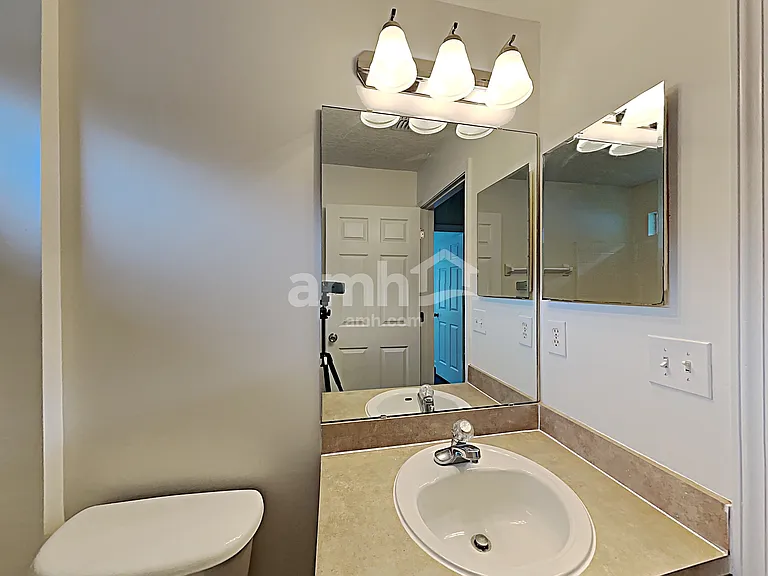10008 Lancashire Dr — Photo 18