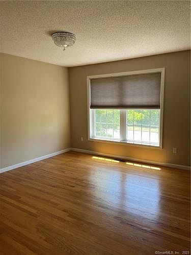 2nd image of 43 Hart St Unit 43
