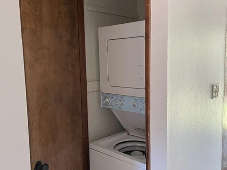 235 W 6th Street — Photo 13