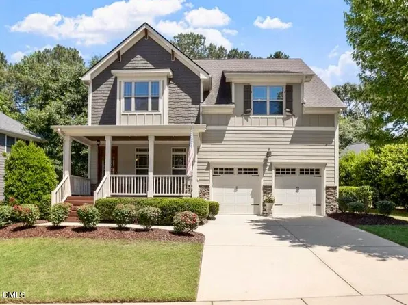 550 Lake Gaston Dr, Fuquay Varina, NC 27526