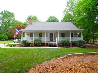 413 Manor Dr, High Point, NC 27260