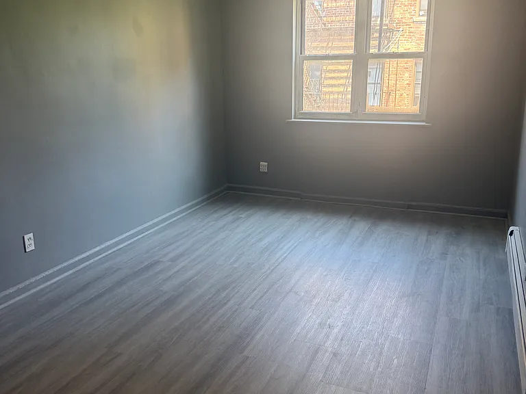 1702 Parkview Ave #2 — Photo 2