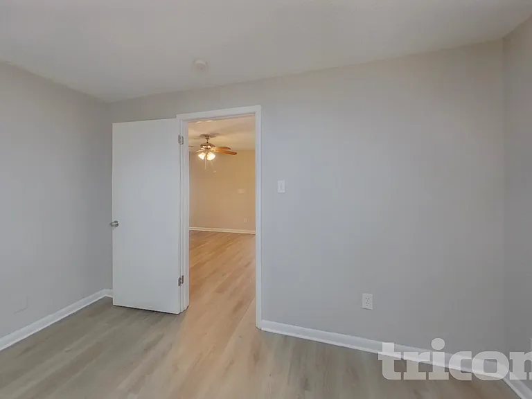 10014 N Oklawaha Ave — Photo 11