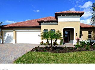 8732 Westwood Oaks Pl, Fort Myers, FL 33908