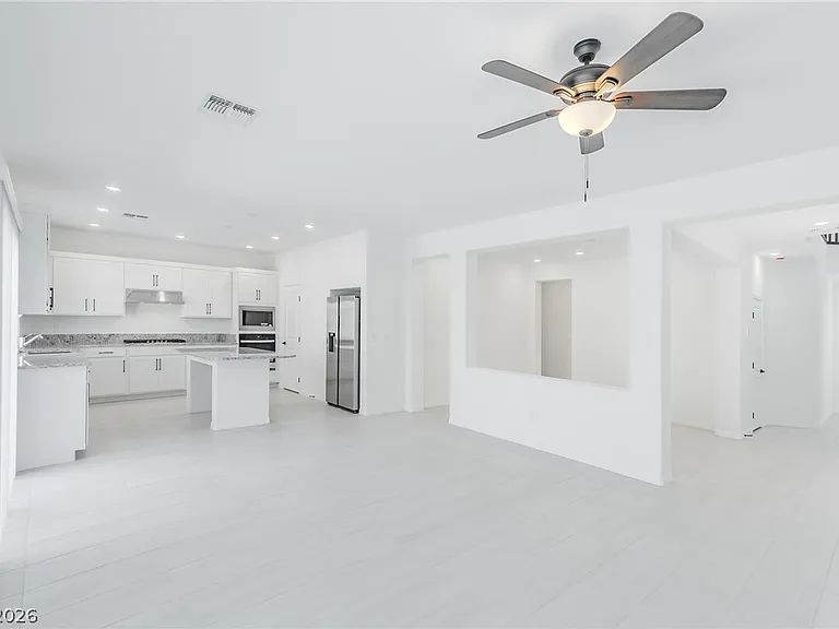 5741 Tioga Way — Photo 7