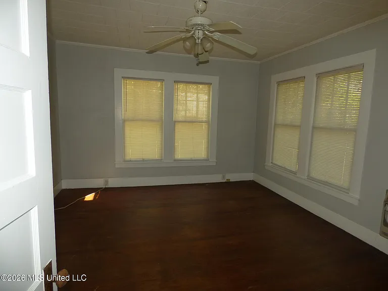 412 S 6th St — Photo 4