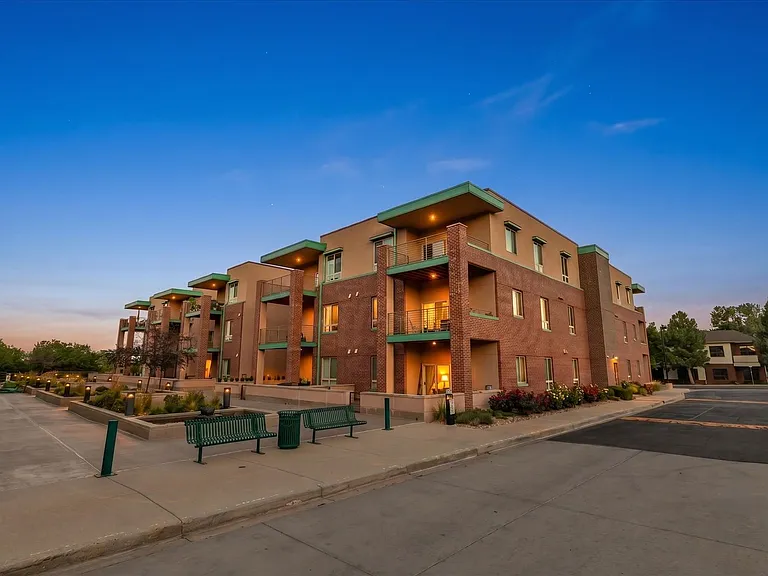 1053 W Century Dr #310 — Photo 28