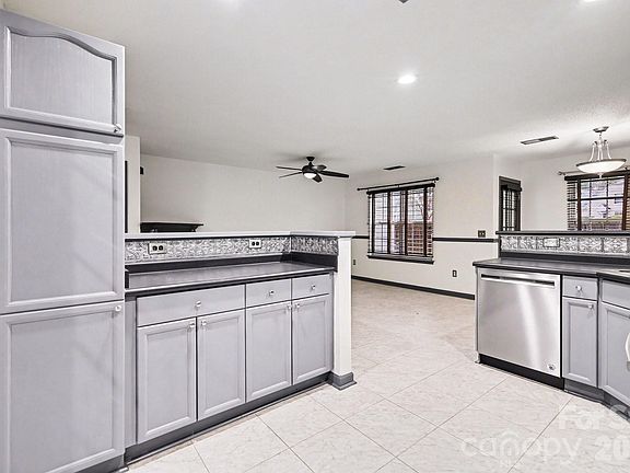 3rd image of 9733 Elizabeth Townes Ln
