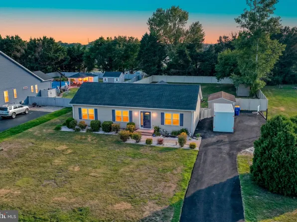 22 Circle Dr W, Milton, DE 19968