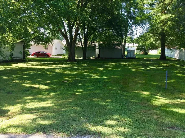 920 E Martin St, Litchfield, IL 62056