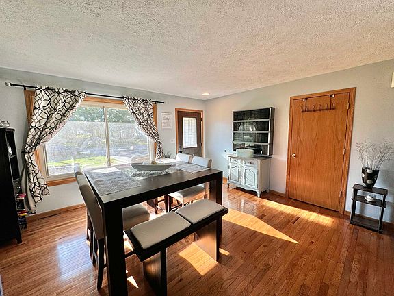 5th image of 211 N Benton St