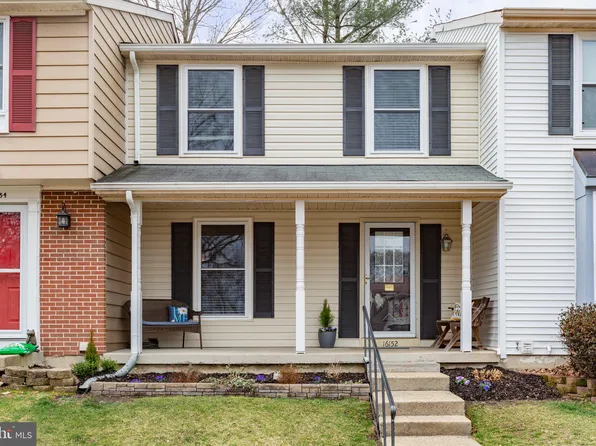 16152 Henderson Ln, Dumfries, VA 22025