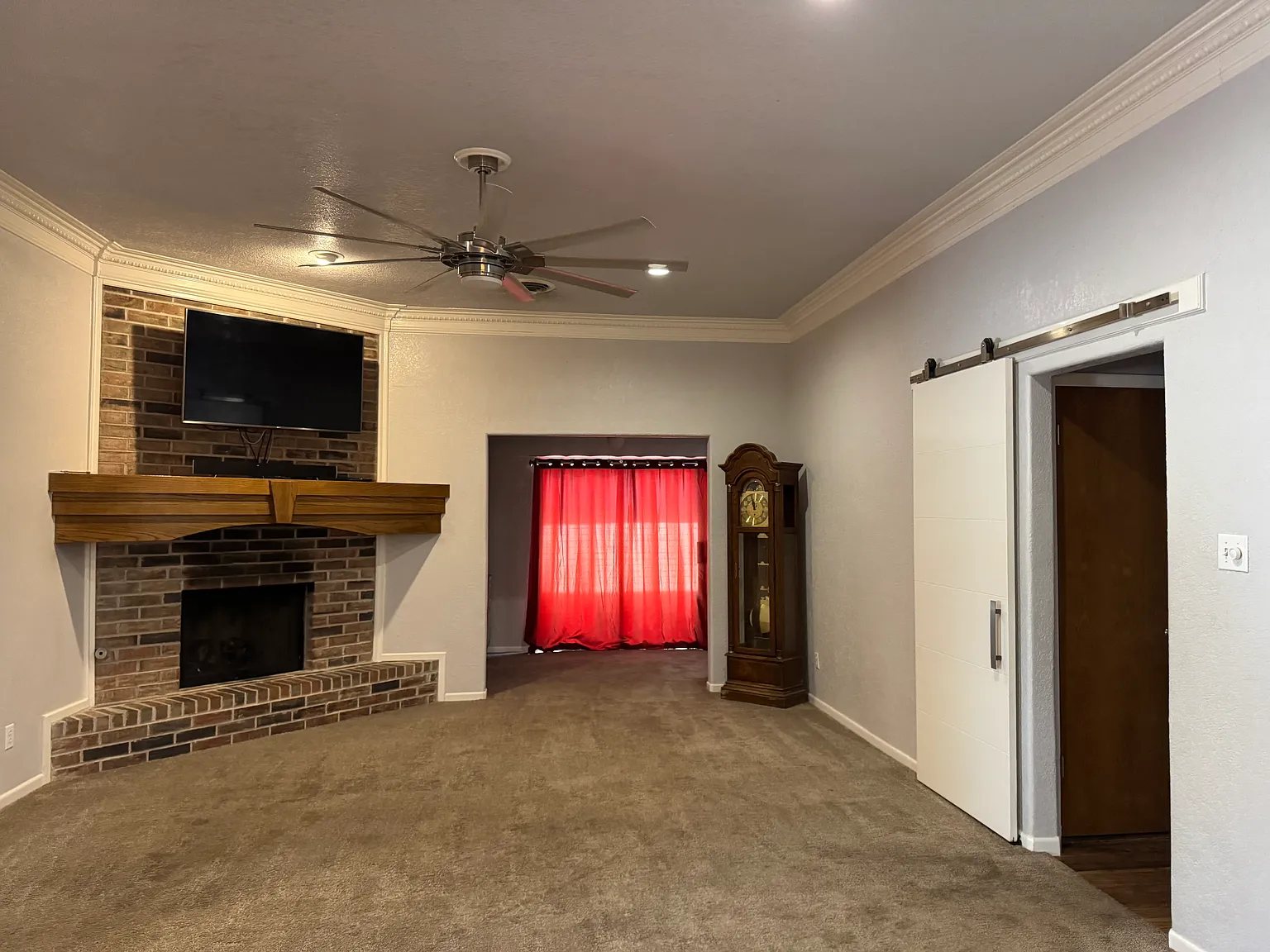 3 bed, 1600 sqft, $3,000 — Photo 3