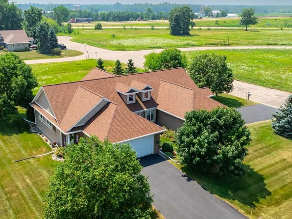 E7593 Greenwing Ln, Fremont, WI 54940