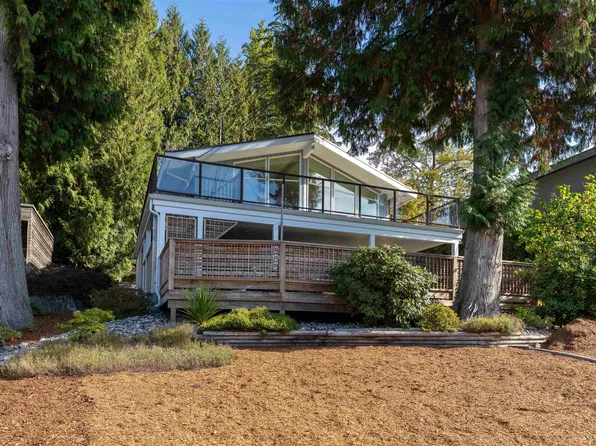 831 Ioco Rd, Pt Moody, BC V3H 2W7