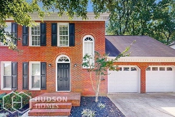 3rd image of 721 Helga Dr NE