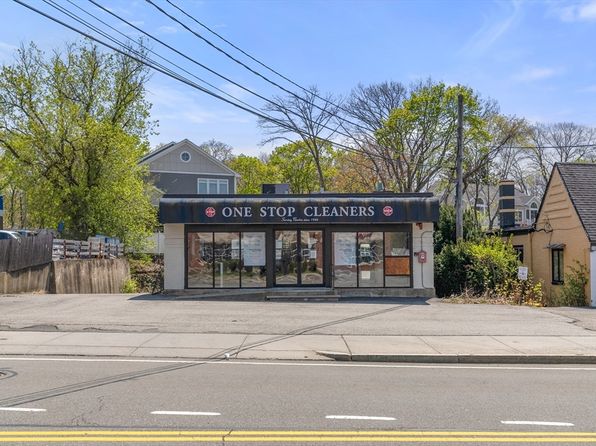 1100-1102 Beacon St