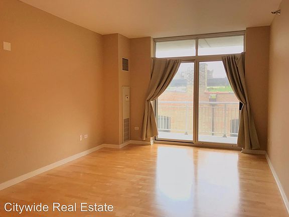 2nd image of 330 W Grand Ave APT 1005