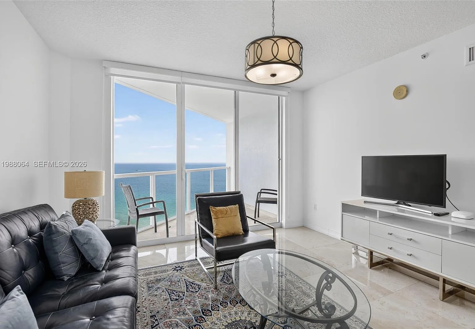 La Perla Condo — Photo 3