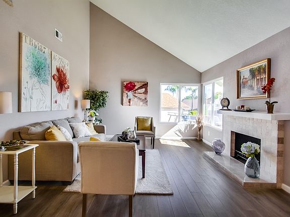 5th image of 1042 Hazen Dr