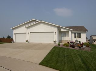 1319 Sorrento Cir, Bismarck, ND 58501