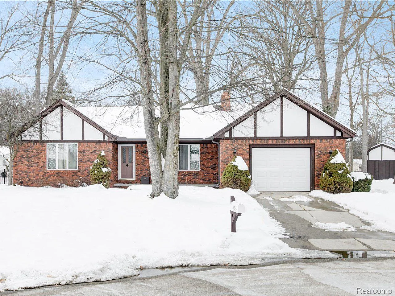 1842 Drawbridge Ct photo 1