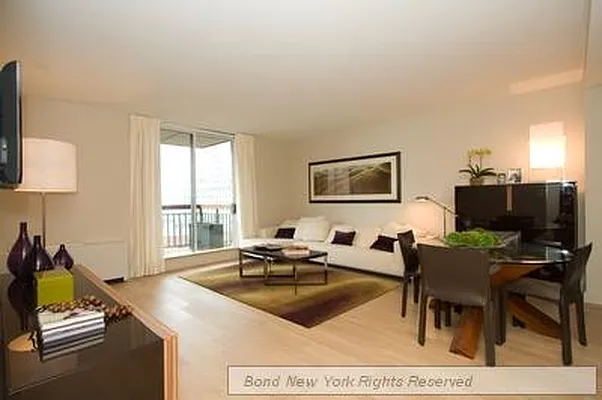 Sold by Bond New York | media 31