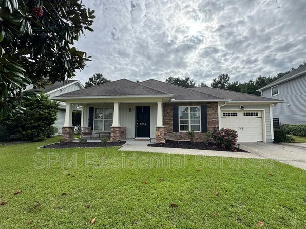 2052 Lapham Dr, Leland, NC 28451