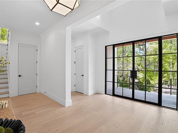 3rd image of 44 Hardeman Rd