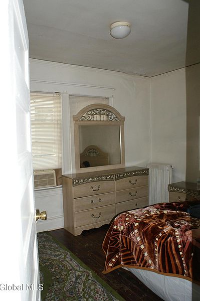 4th image of 275 W Lawrence Street