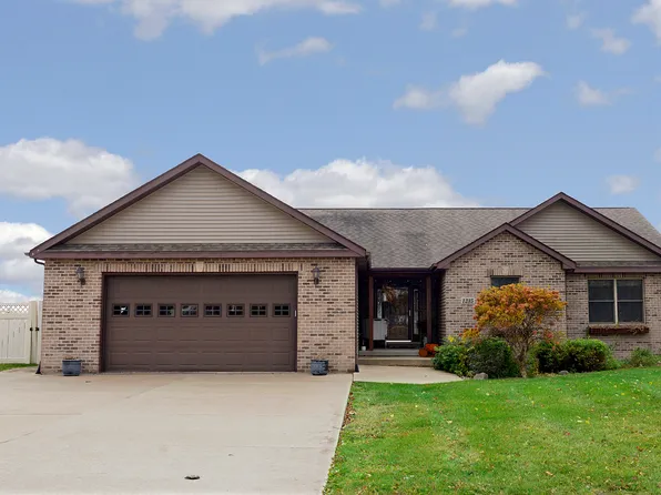 1235 Edna Cir, Ottawa, IL 61350